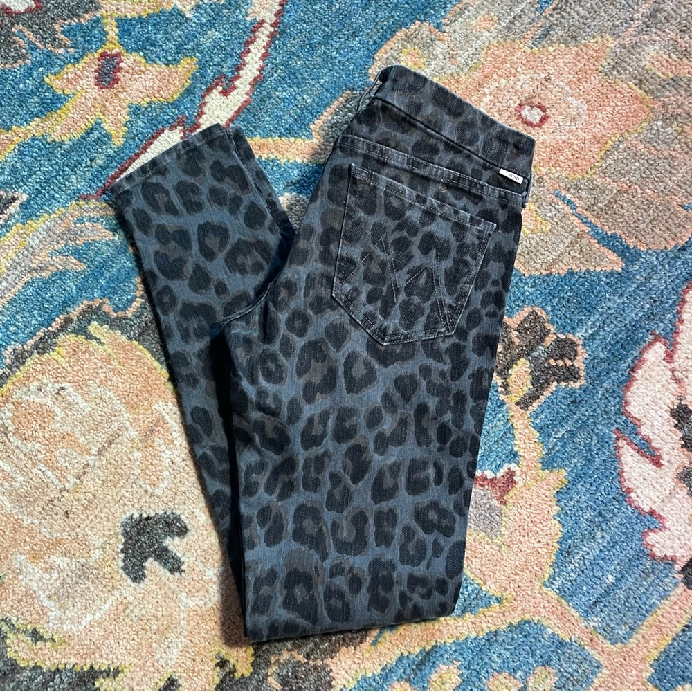 MOTHER jeans - gray leopard print skinny Jean. size 28